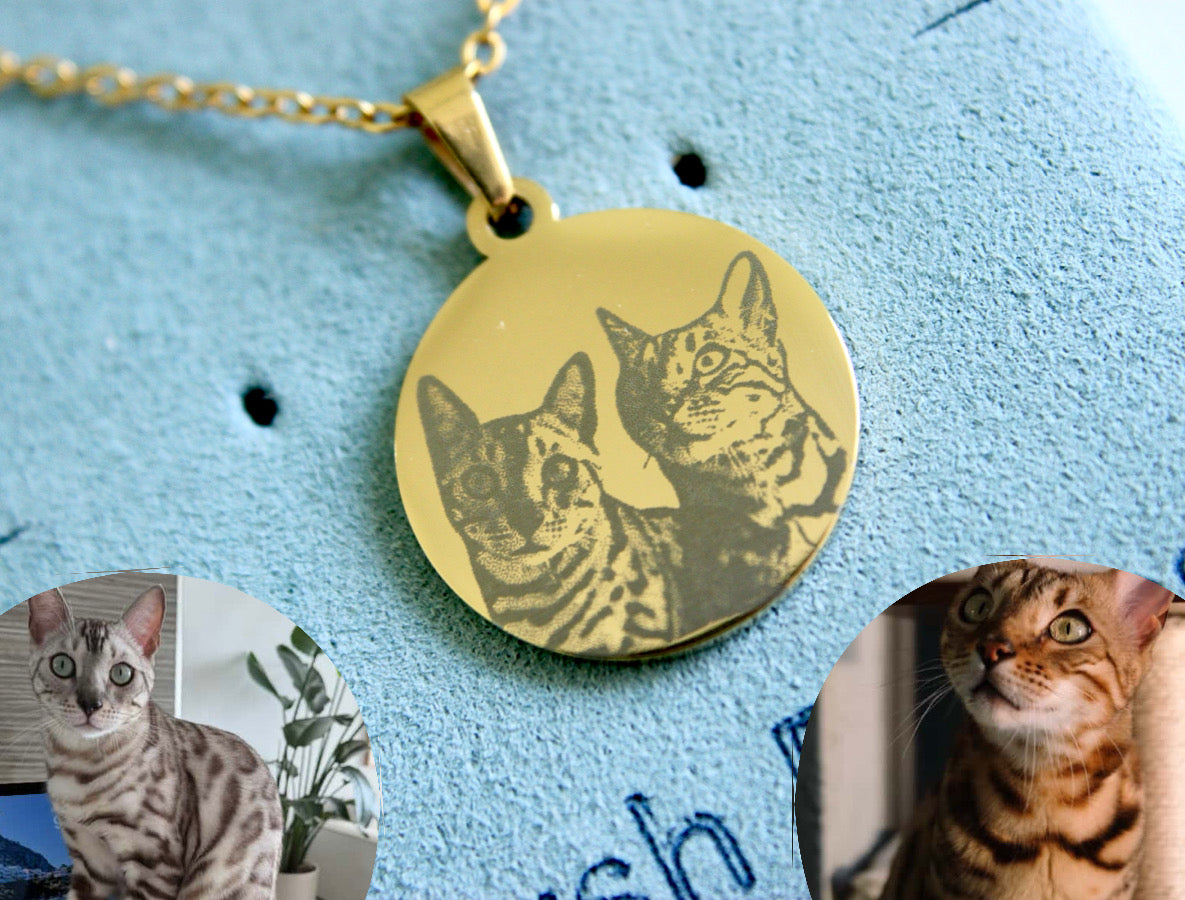 Custom round necklace