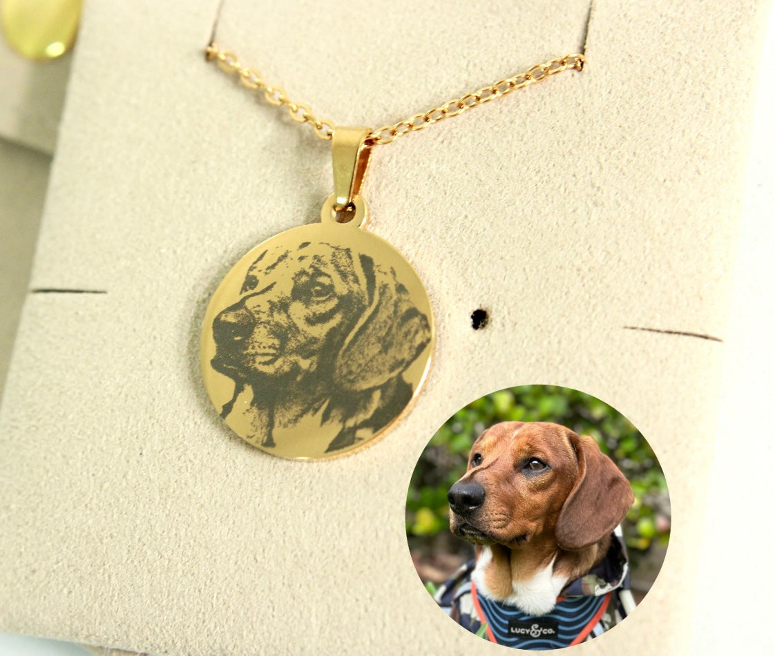 Custom round necklace