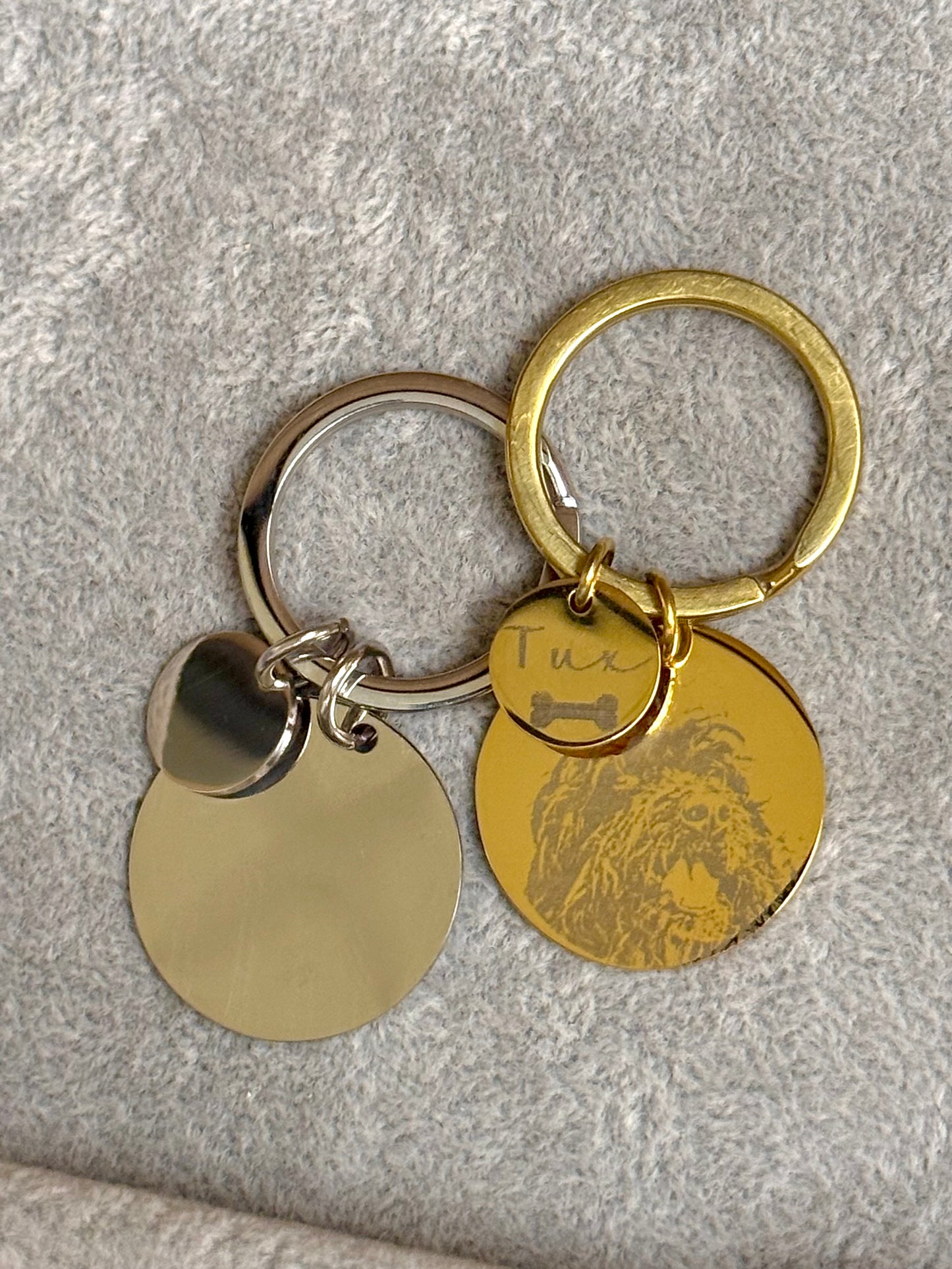 Round keychain